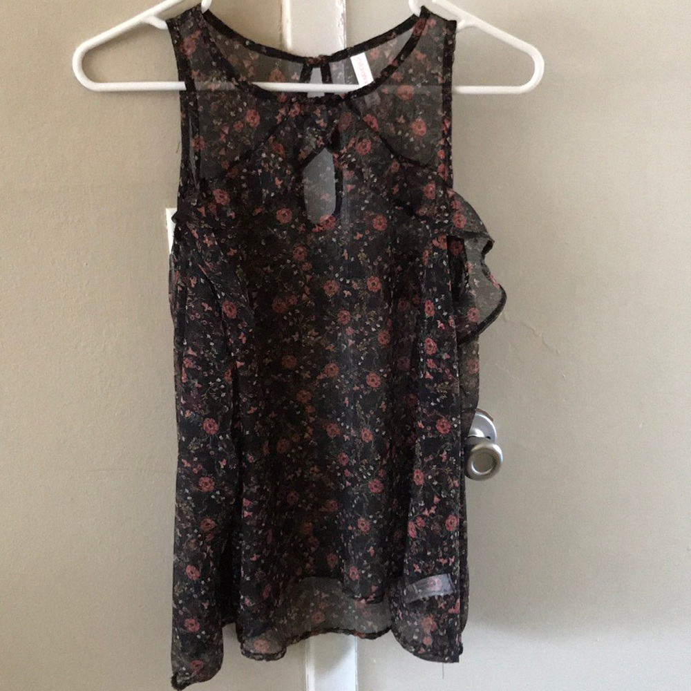 COLD SHOULDER TOP